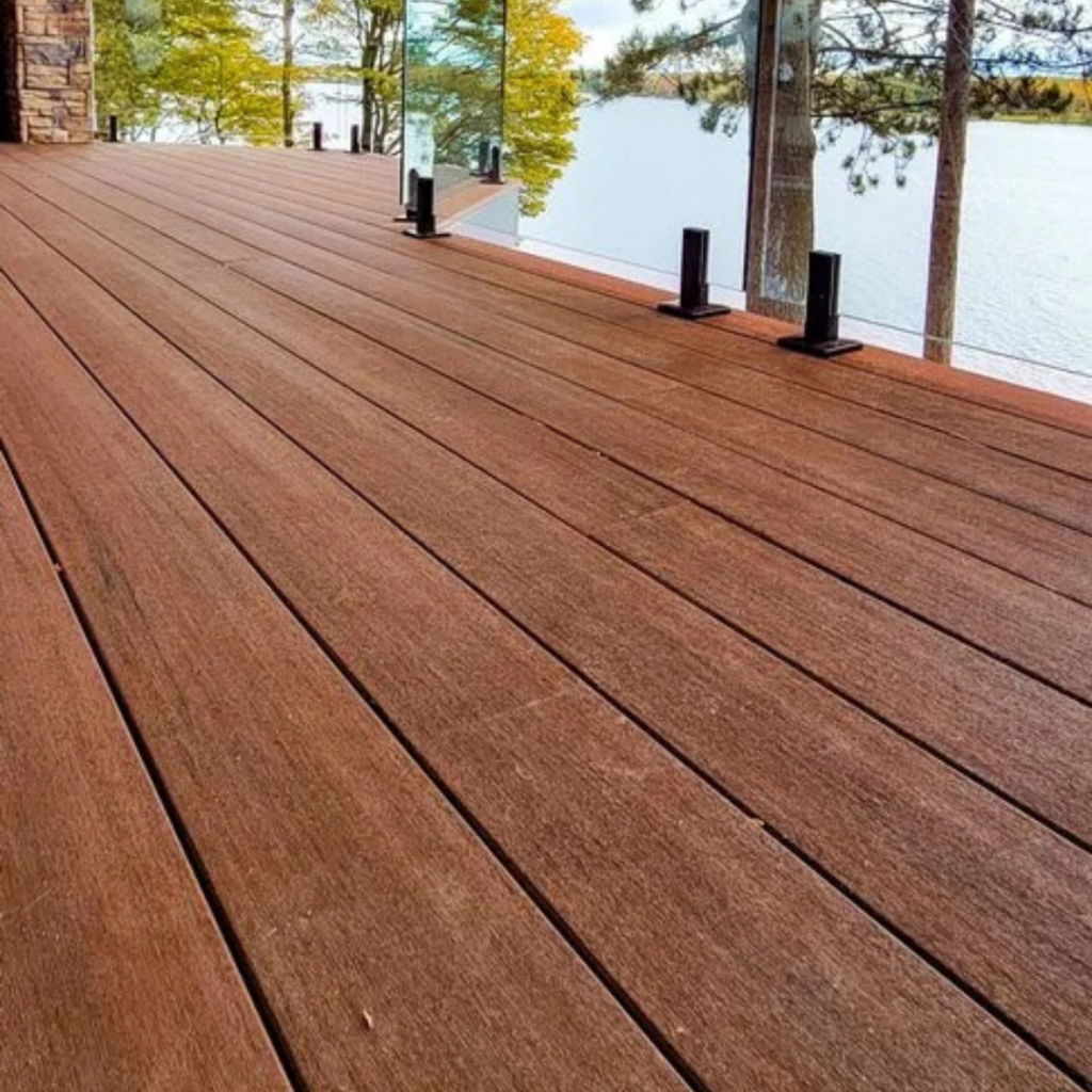 plancher en composite par patio & terrasse 2000