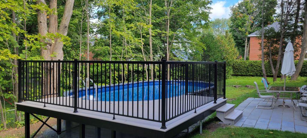 terrasse avec plancher en composite